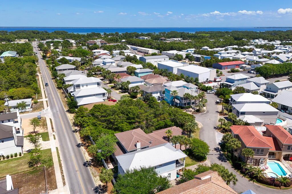 EMERALD WATERS VILLAGE - Residential