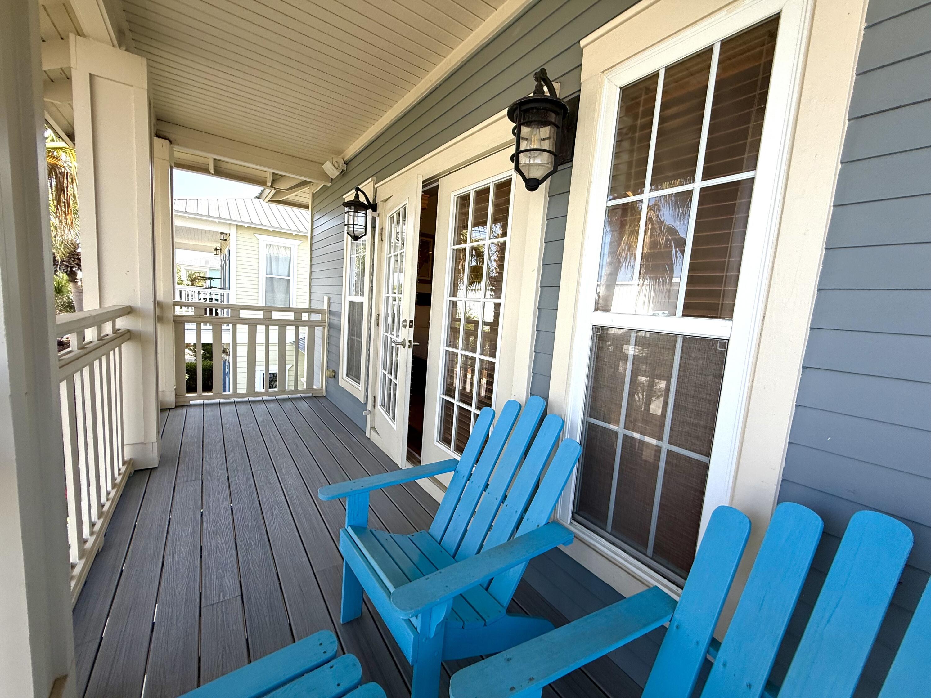 EMERALD WATERS VILLAGE - Residential