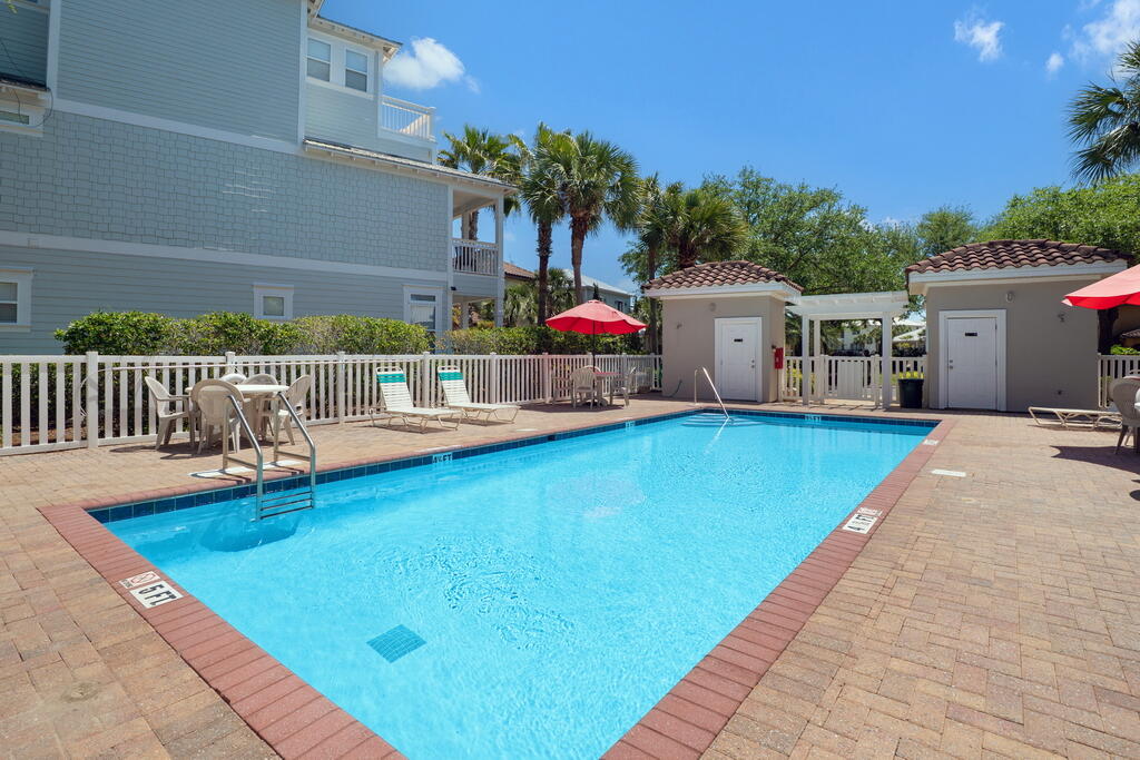 EMERALD WATERS VILLAGE - Residential