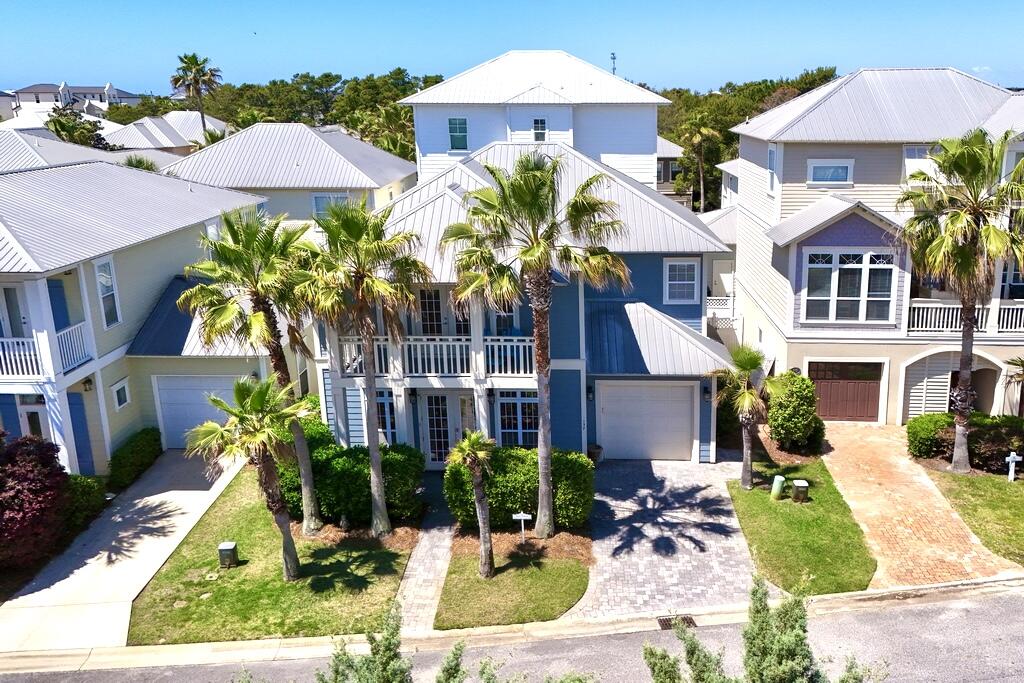 EMERALD WATERS VILLAGE - Residential