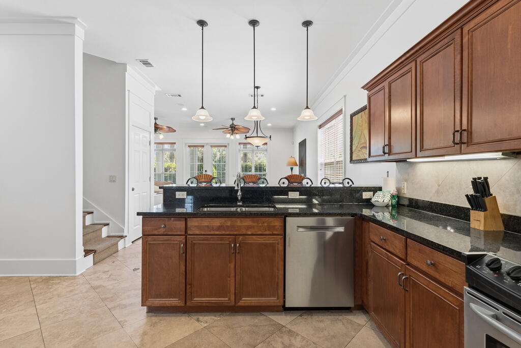 EMERALD WATERS VILLAGE - Residential