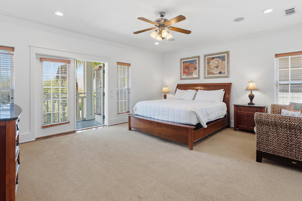 EMERALD WATERS VILLAGE - Residential