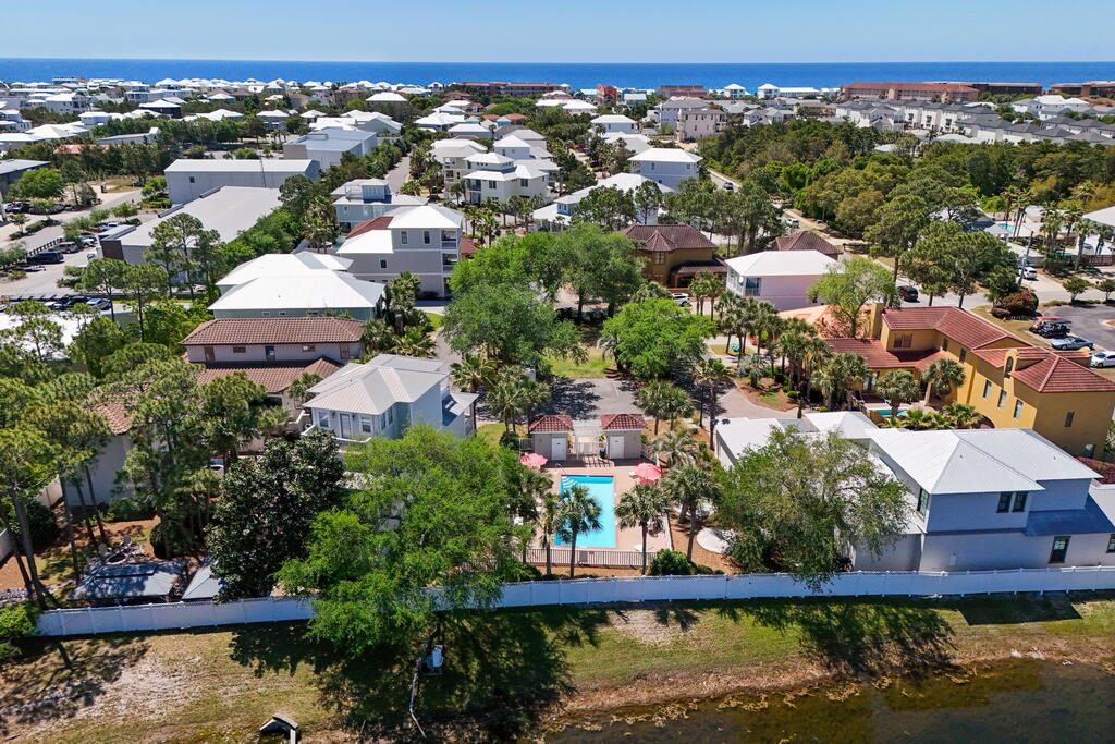 EMERALD WATERS VILLAGE - Residential