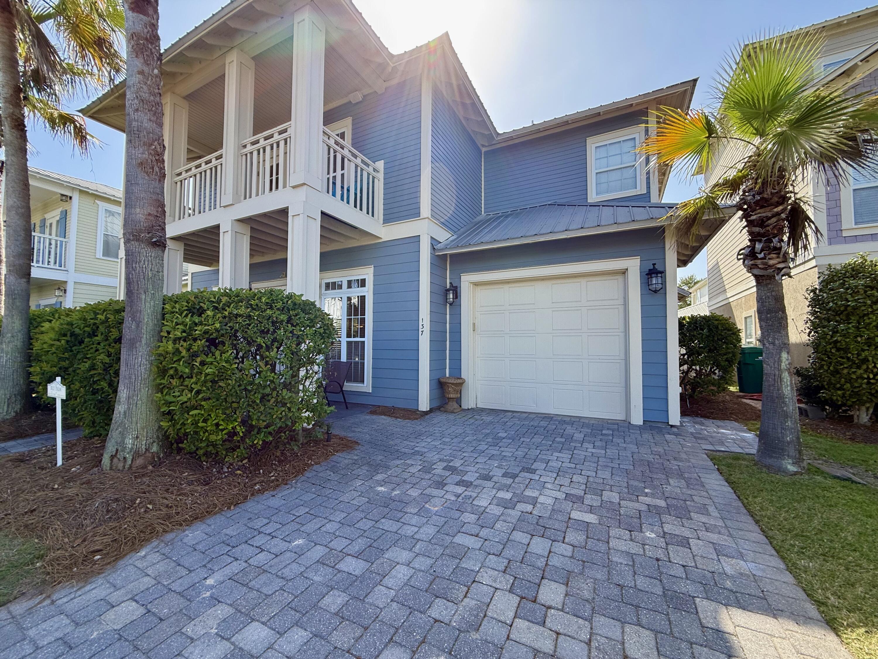 EMERALD WATERS VILLAGE - Residential