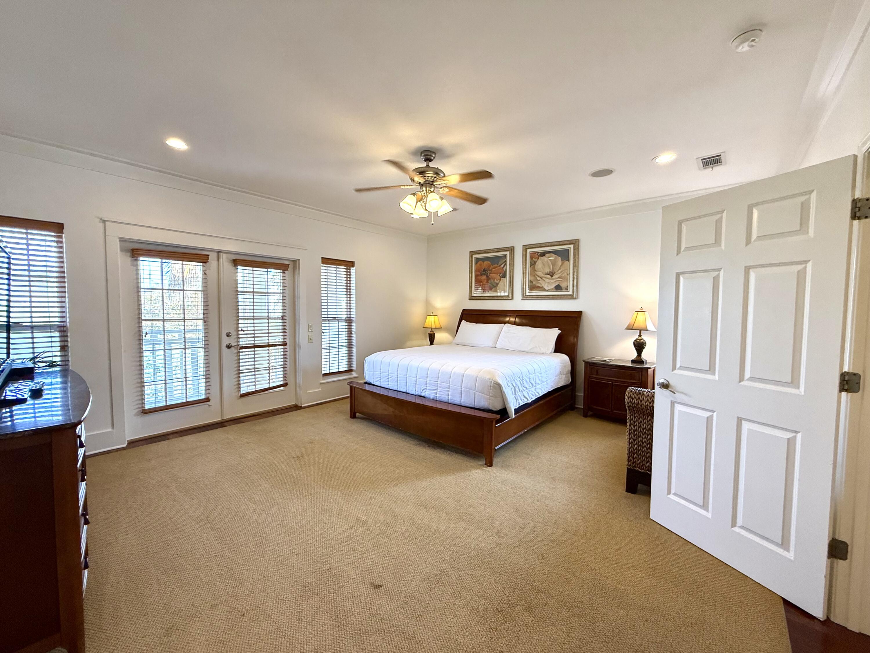 EMERALD WATERS VILLAGE - Residential