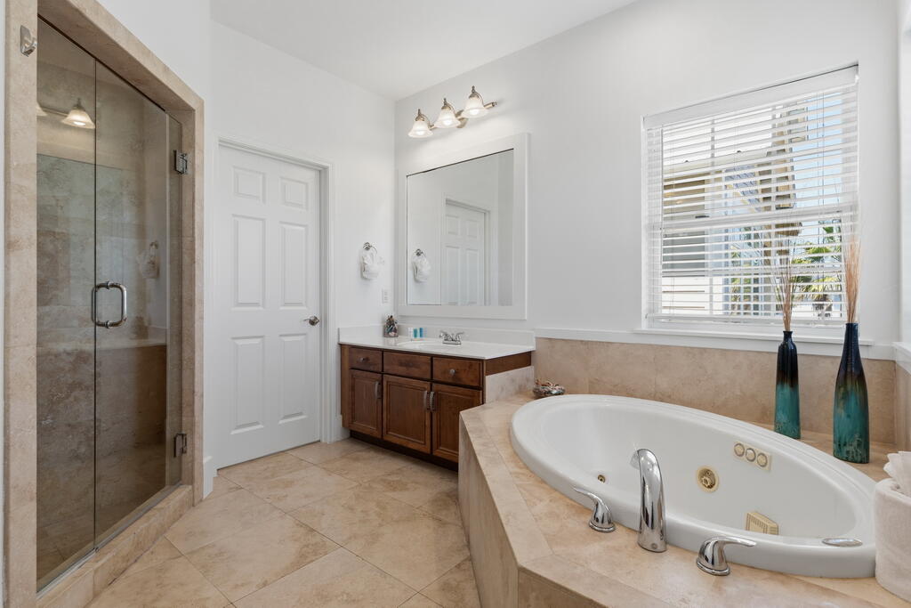 EMERALD WATERS VILLAGE - Residential