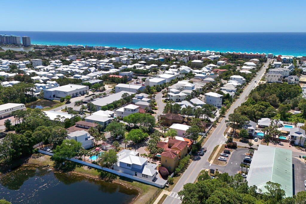 EMERALD WATERS VILLAGE - Residential