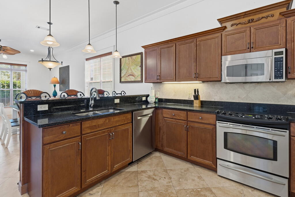 EMERALD WATERS VILLAGE - Residential