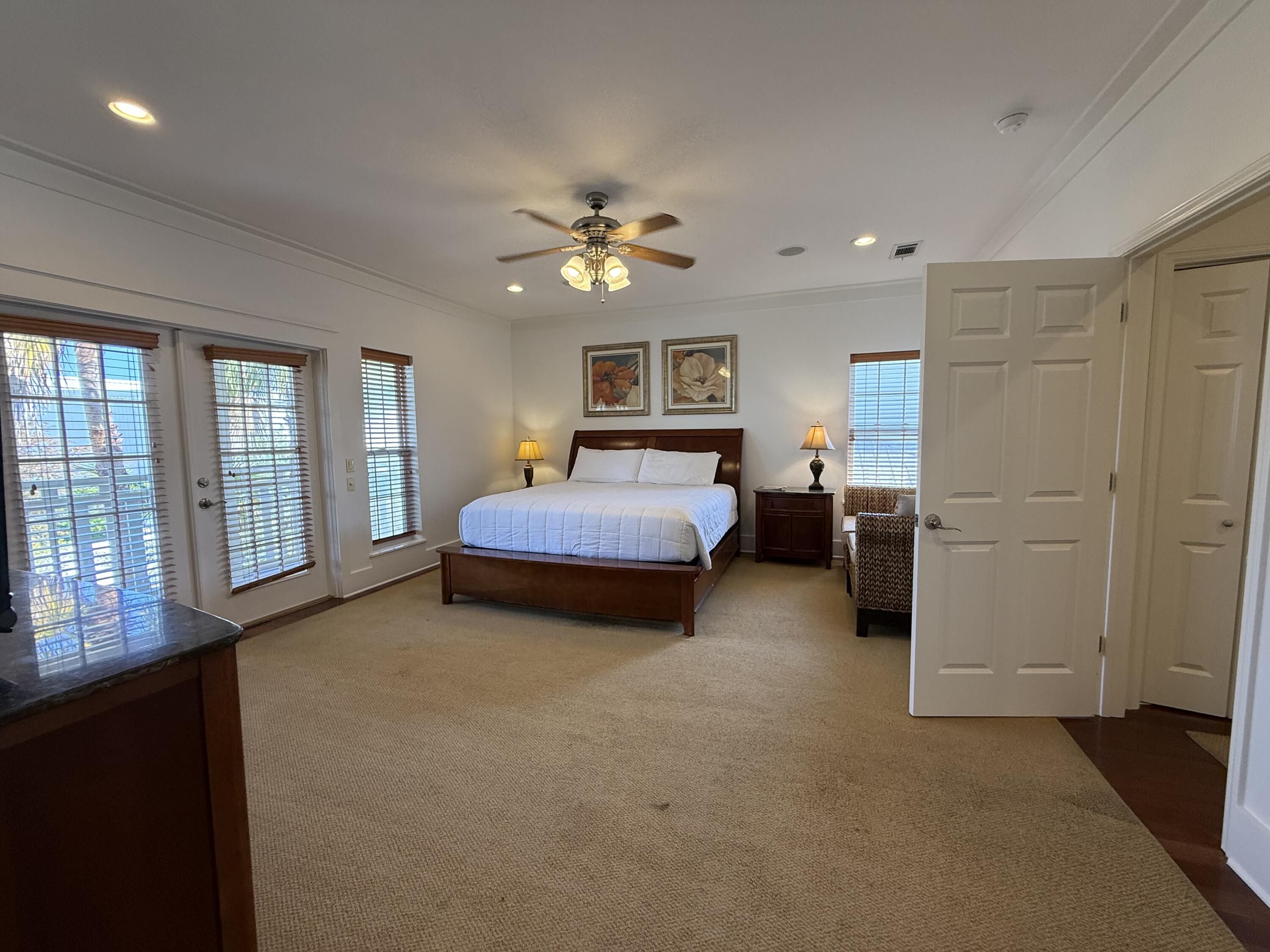 EMERALD WATERS VILLAGE - Residential