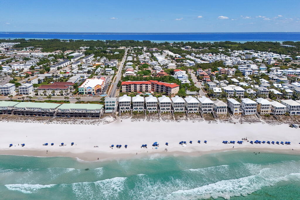 EMERALD WATERS VILLAGE - Residential