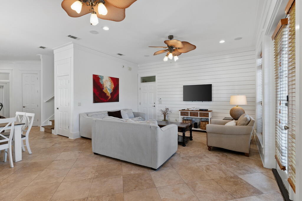 EMERALD WATERS VILLAGE - Residential