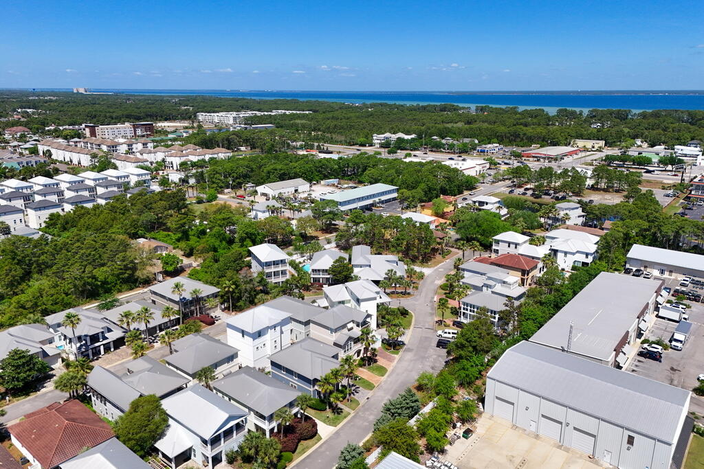 EMERALD WATERS VILLAGE - Residential