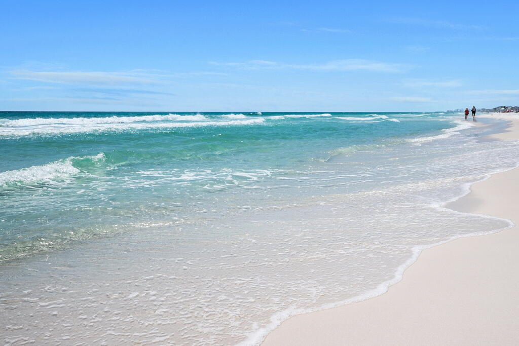 EMERALD WATERS VILLAGE - Residential