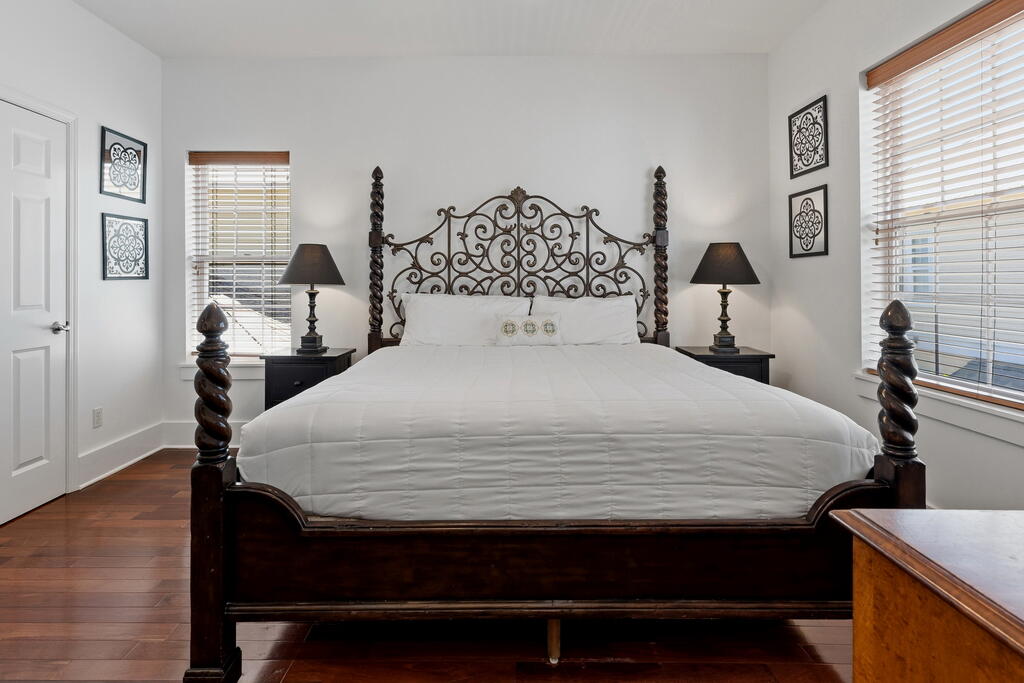 EMERALD WATERS VILLAGE - Residential