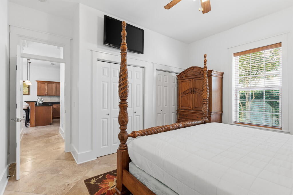 EMERALD WATERS VILLAGE - Residential