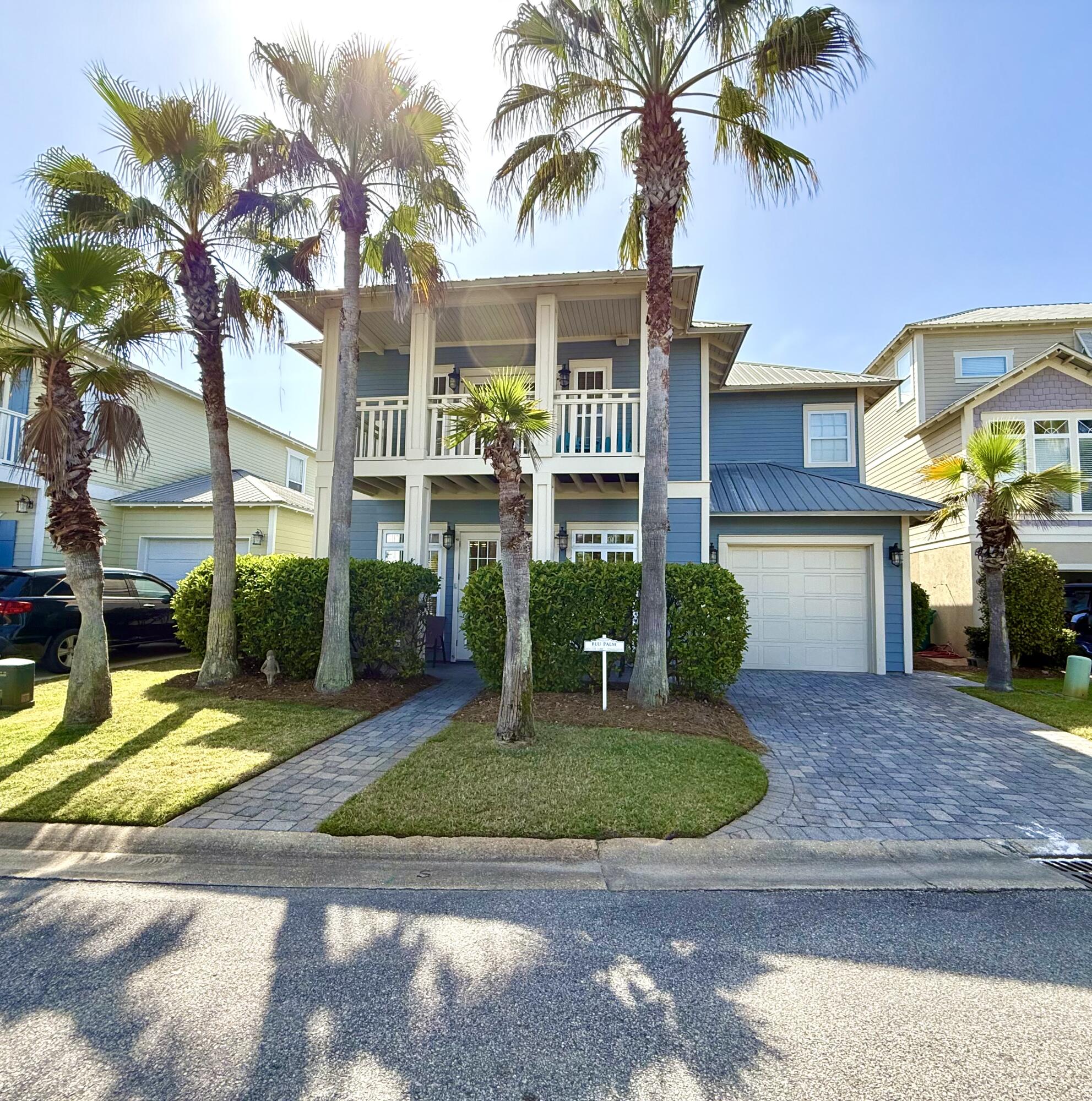 EMERALD WATERS VILLAGE - Residential