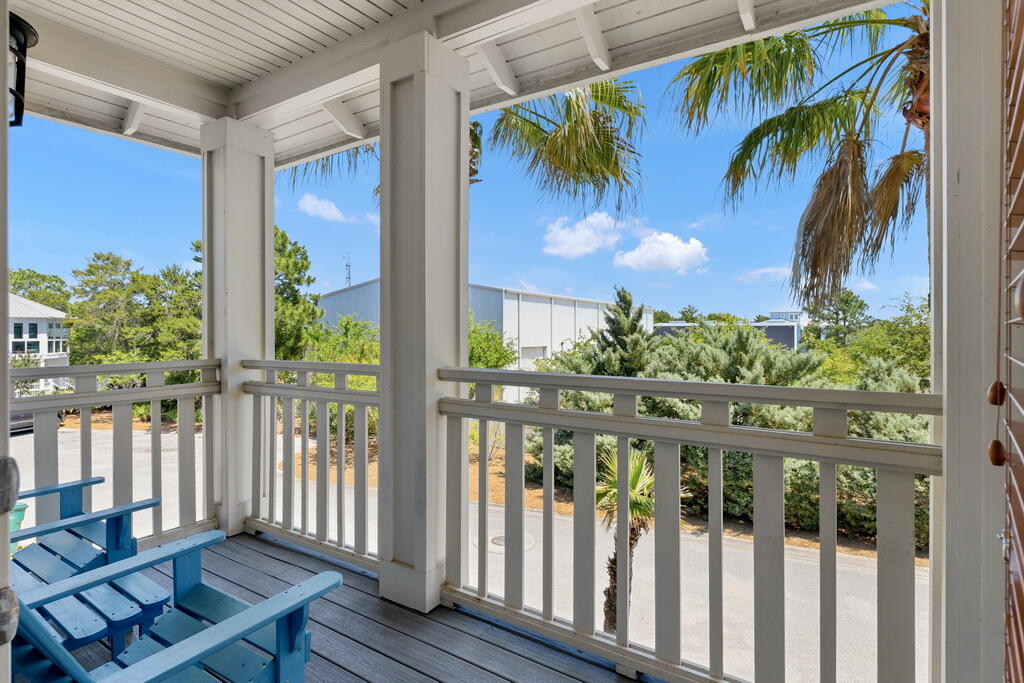 EMERALD WATERS VILLAGE - Residential