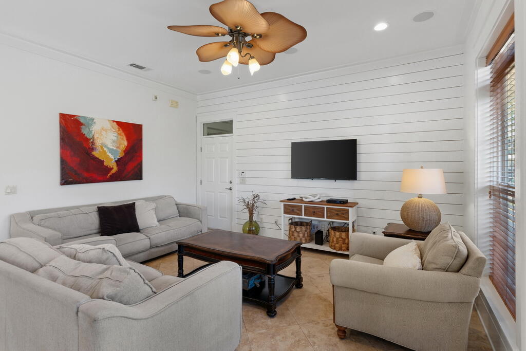 EMERALD WATERS VILLAGE - Residential