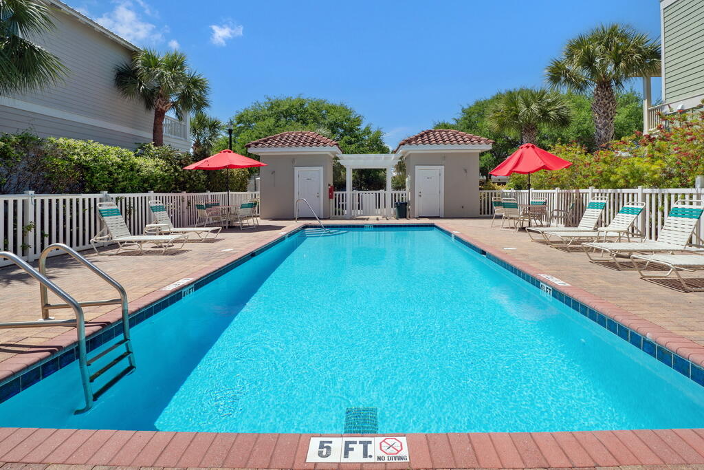 EMERALD WATERS VILLAGE - Residential