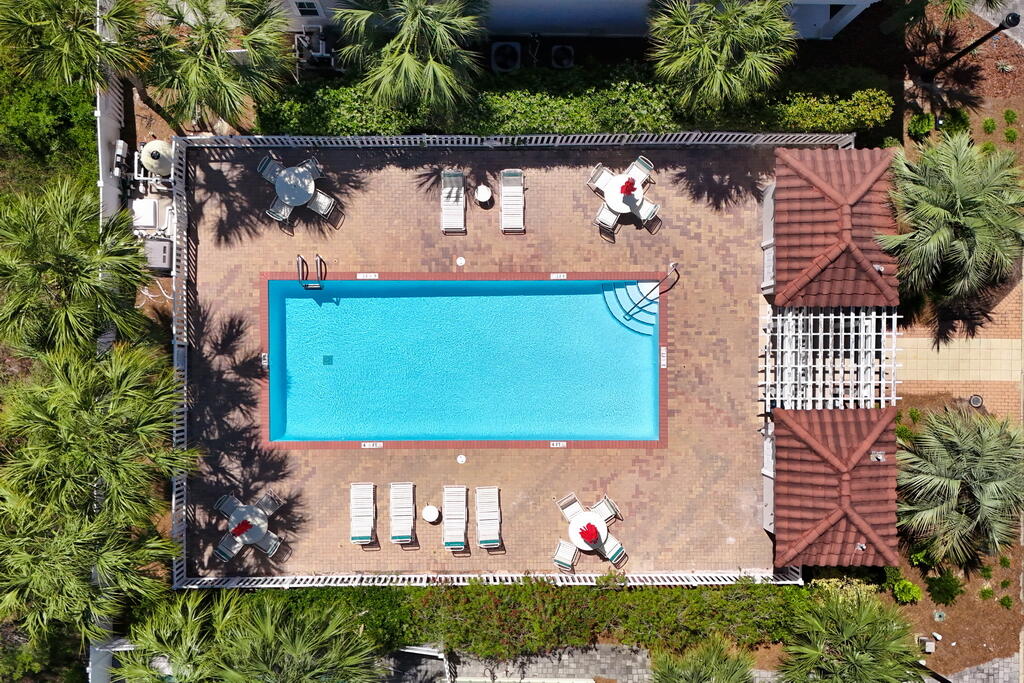 EMERALD WATERS VILLAGE - Residential