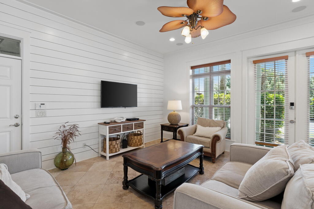 EMERALD WATERS VILLAGE - Residential