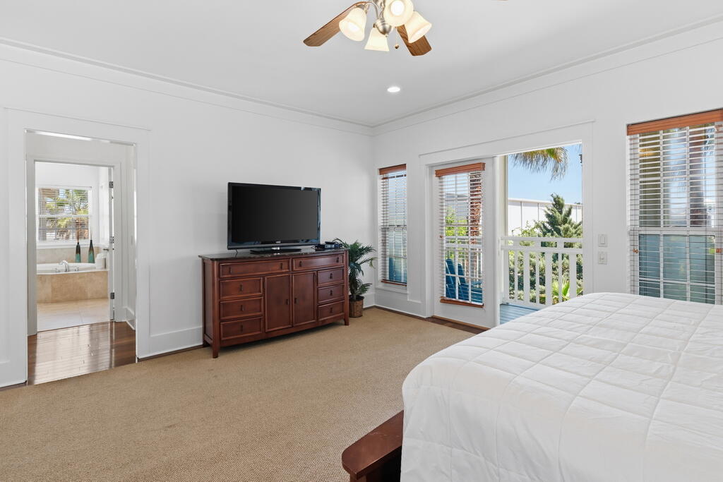 EMERALD WATERS VILLAGE - Residential