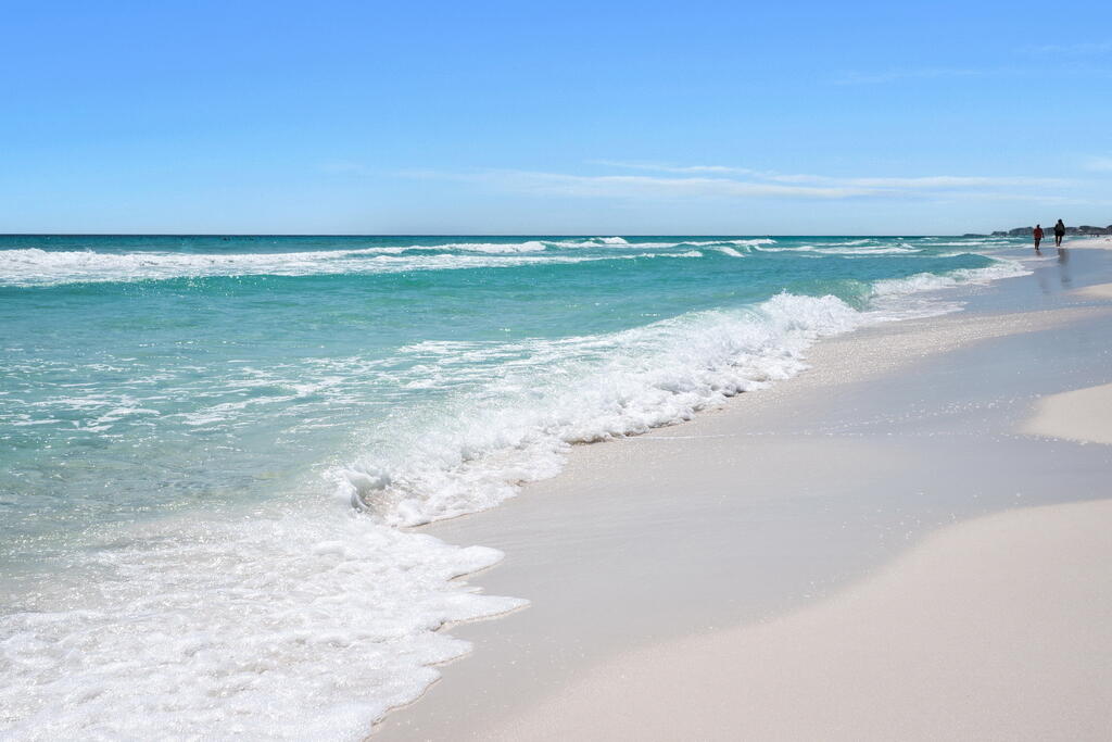 EMERALD WATERS VILLAGE - Residential