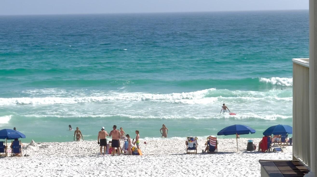 EMERALD WATERS VILLAGE - Residential