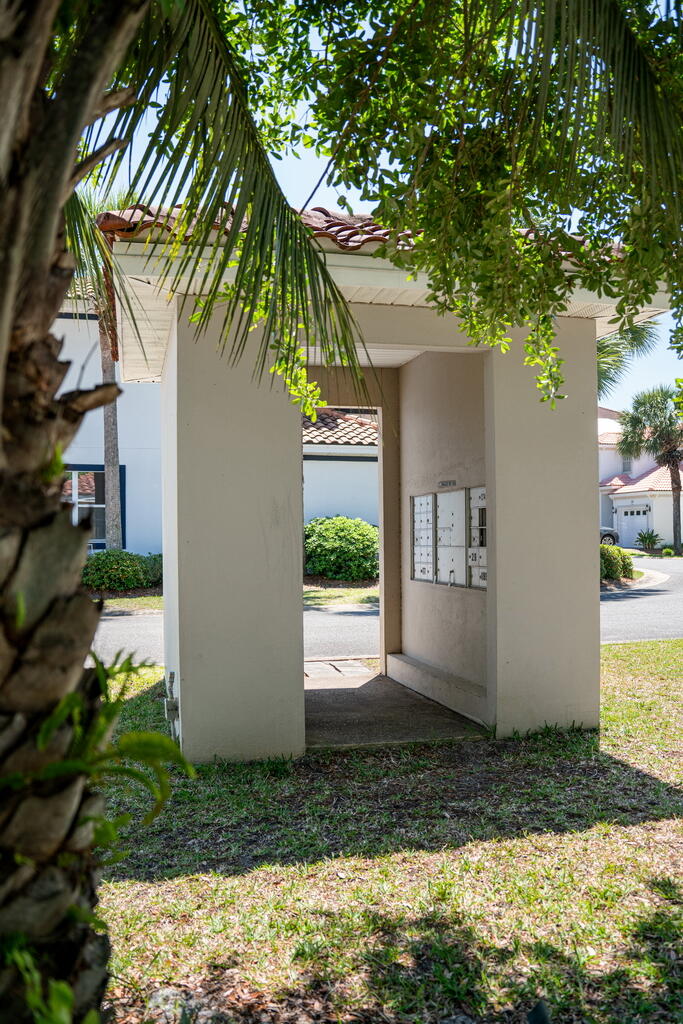 EMERALD WATERS VILLAGE - Residential