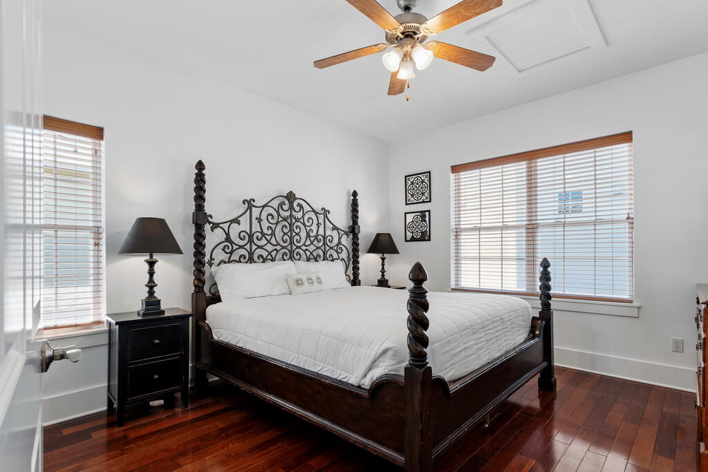 EMERALD WATERS VILLAGE - Residential