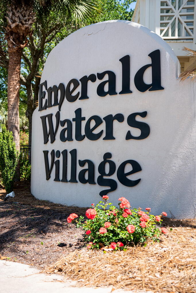 EMERALD WATERS VILLAGE - Residential