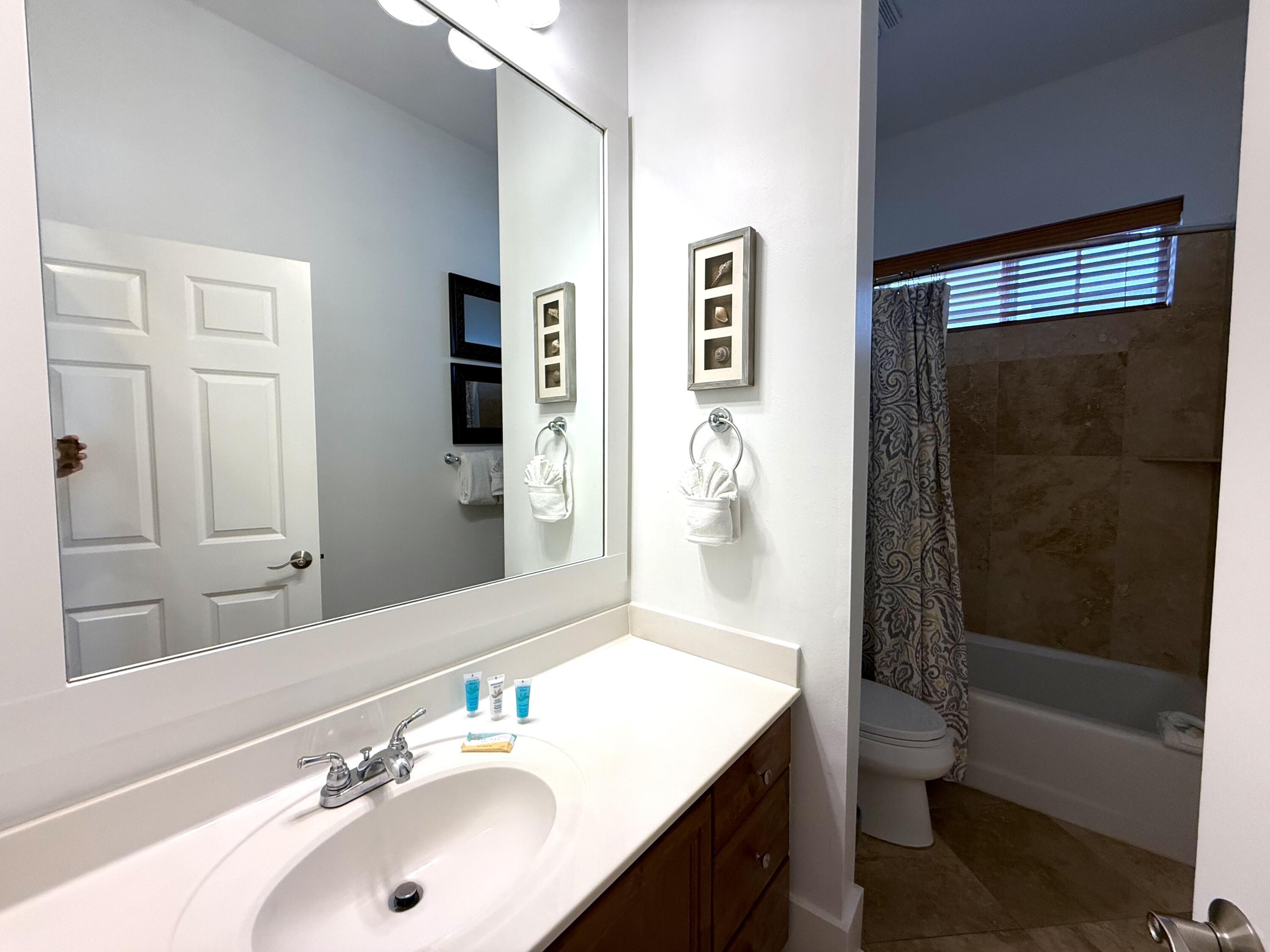 EMERALD WATERS VILLAGE - Residential