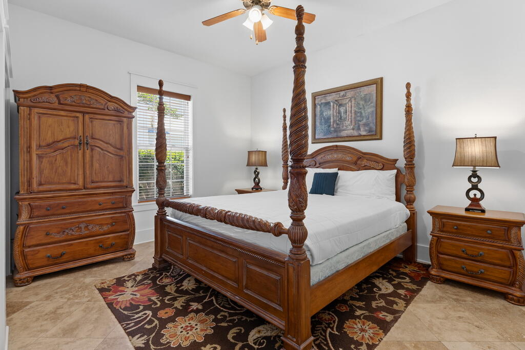 EMERALD WATERS VILLAGE - Residential