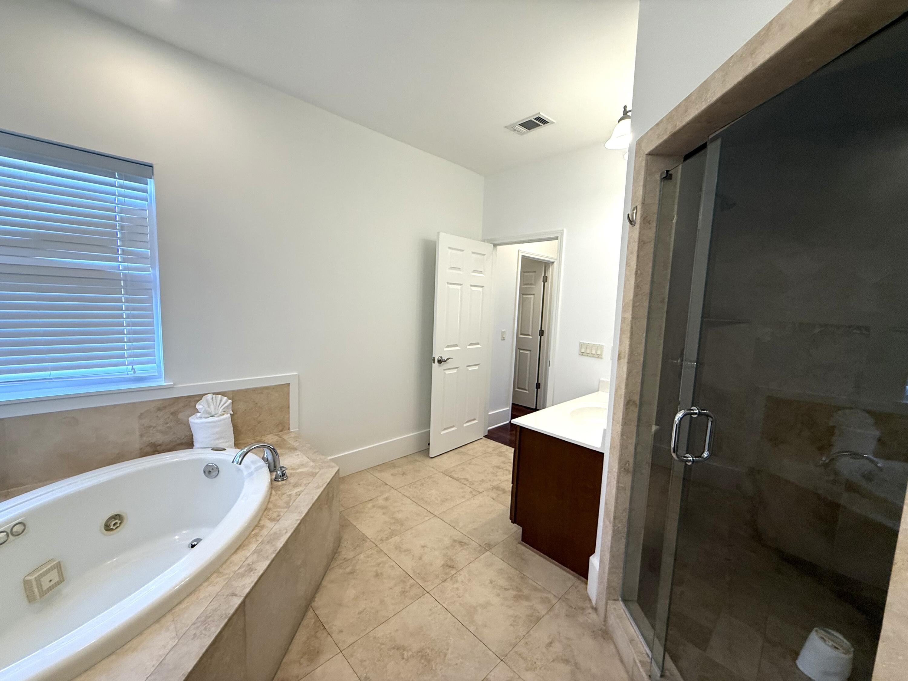 EMERALD WATERS VILLAGE - Residential