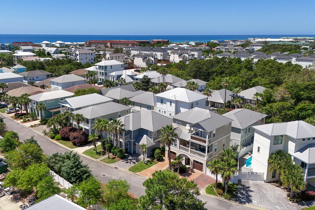 EMERALD WATERS VILLAGE - Residential