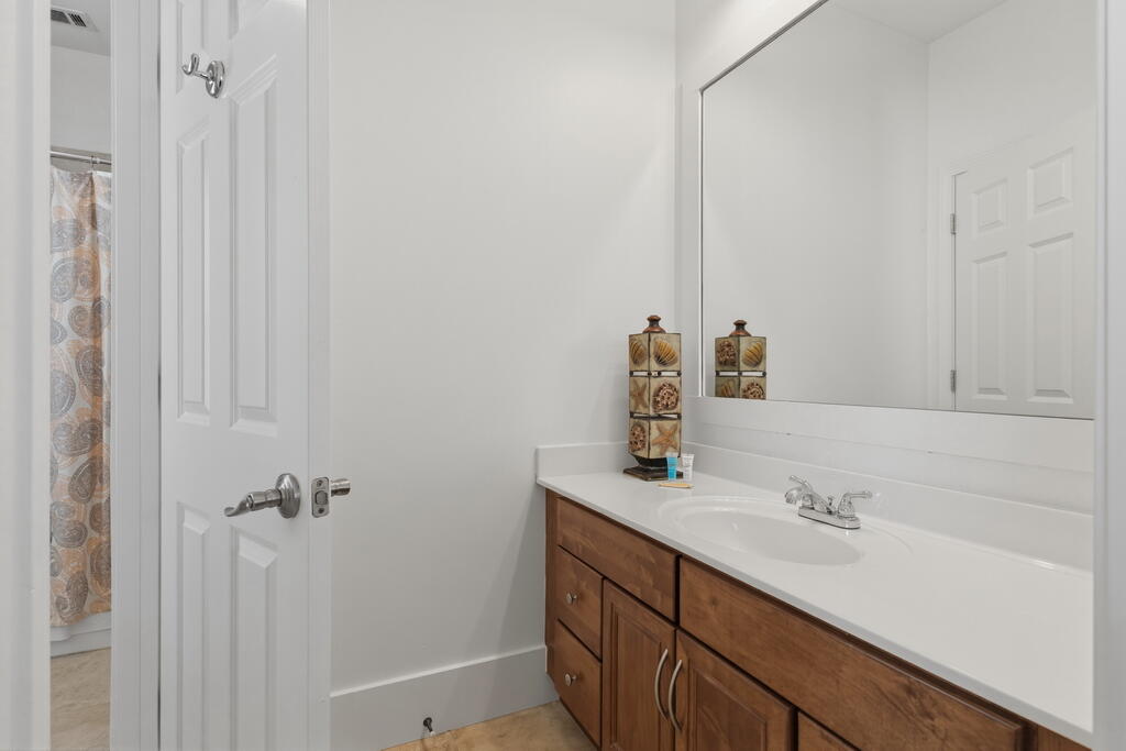 EMERALD WATERS VILLAGE - Residential