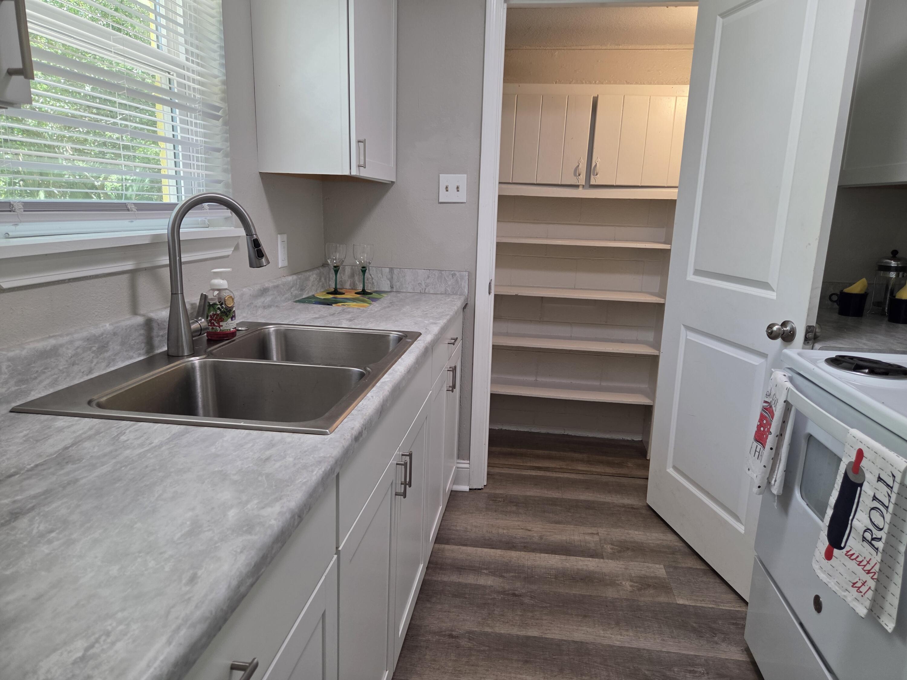 SEABREEZE 3RD ADDN - Residential