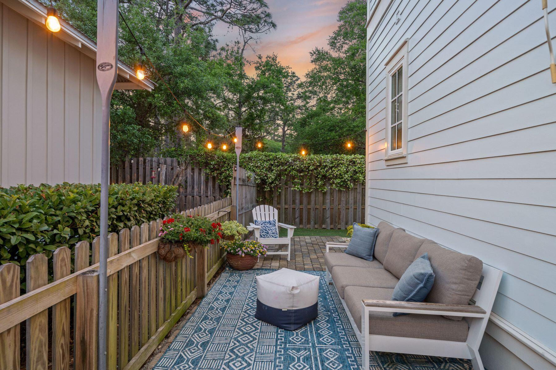 CARSON OAKS - Residential