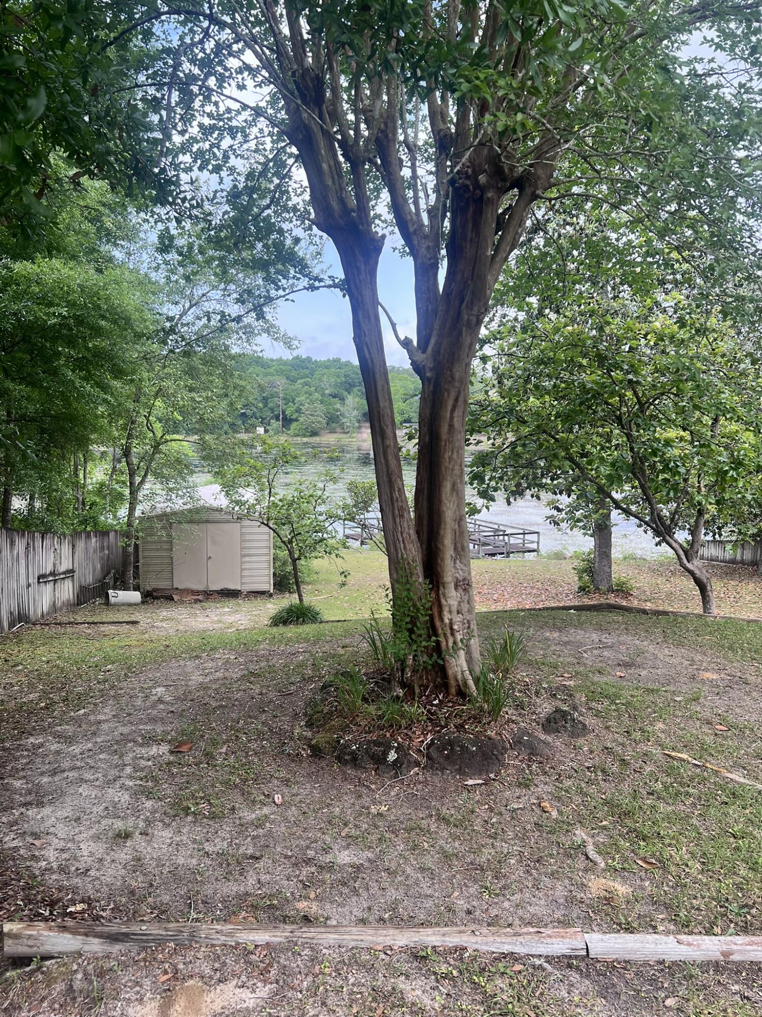 LAKE HOLLEY ESTATES - Residential Lease