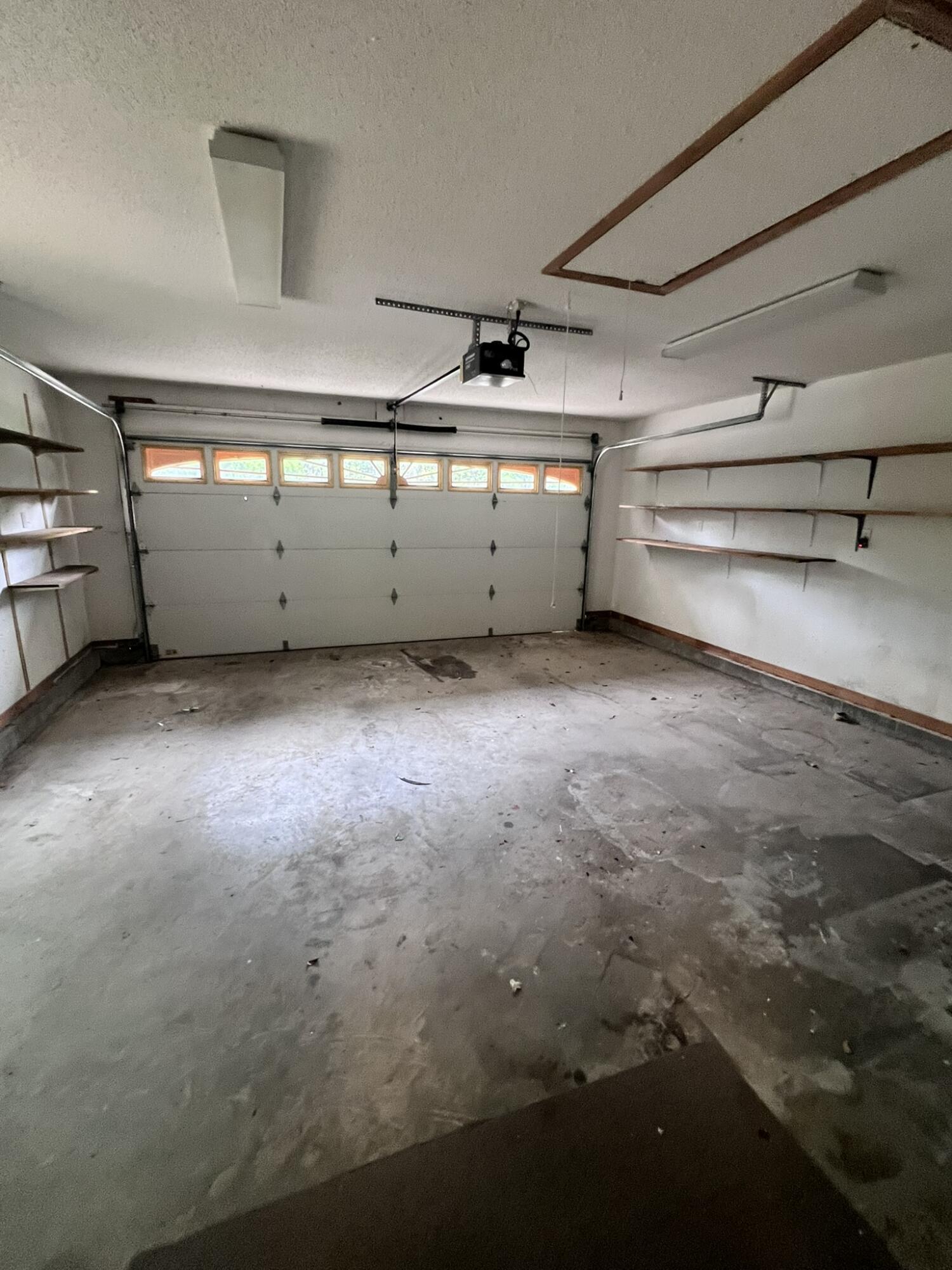 LAKE HOLLEY ESTATES - Residential Lease