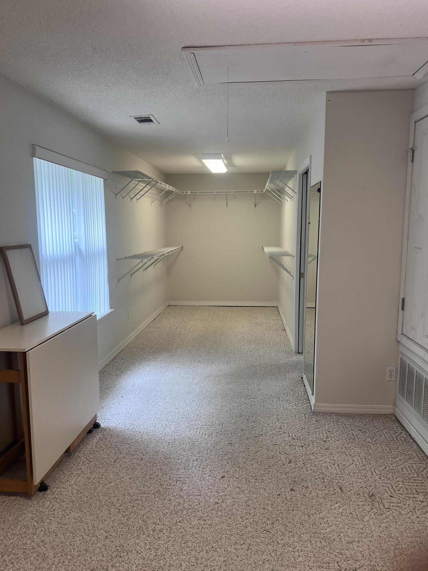 LAKE HOLLEY ESTATES - Residential Lease