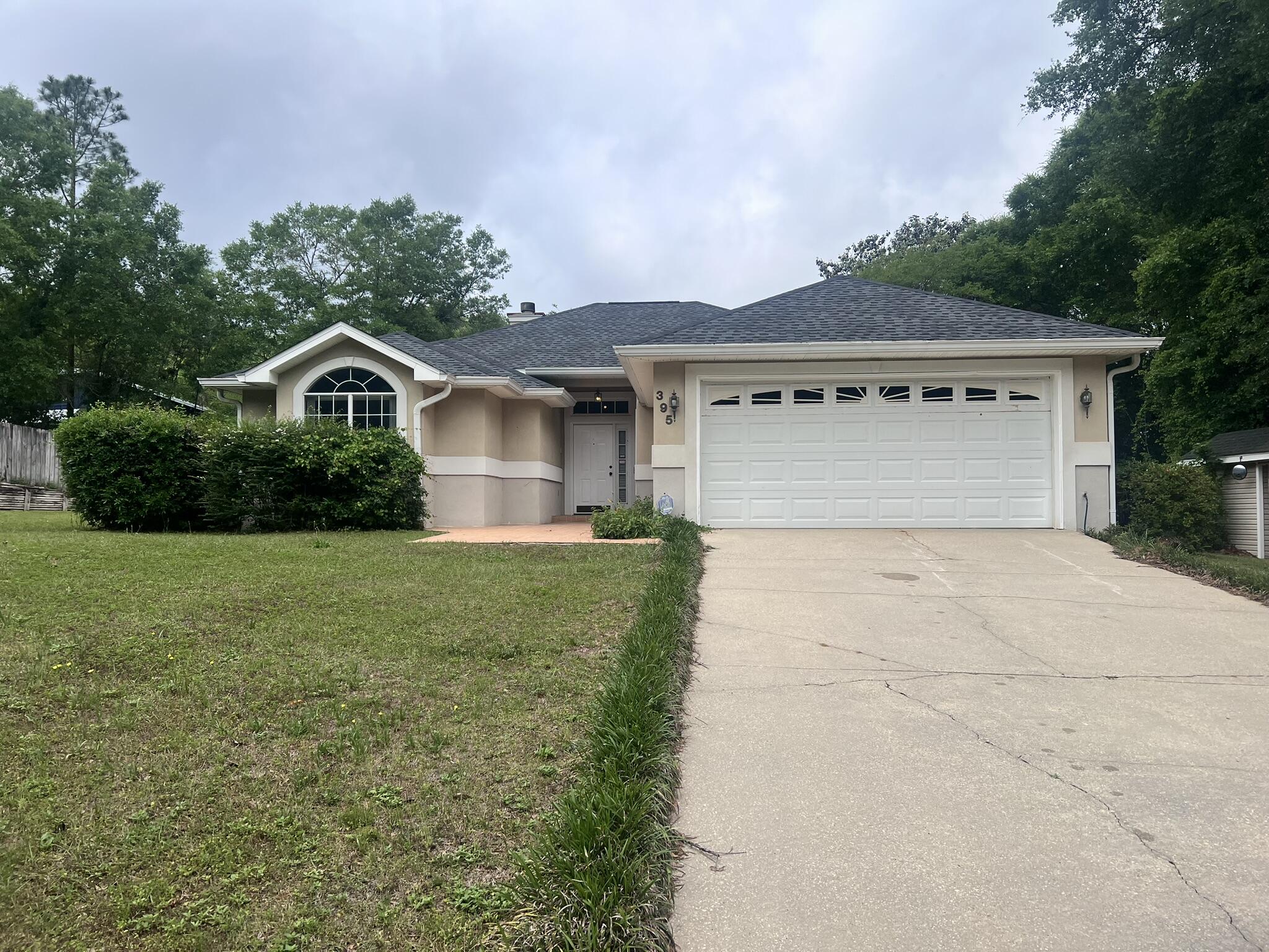 LAKE HOLLEY ESTATES - Residential Lease