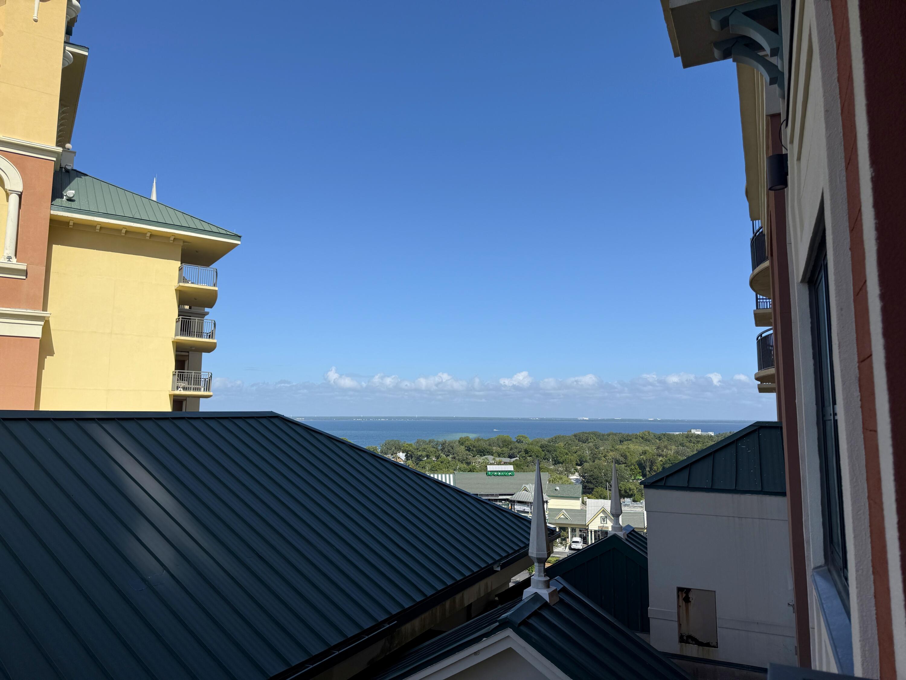 EMERALD GRANDE - Residential