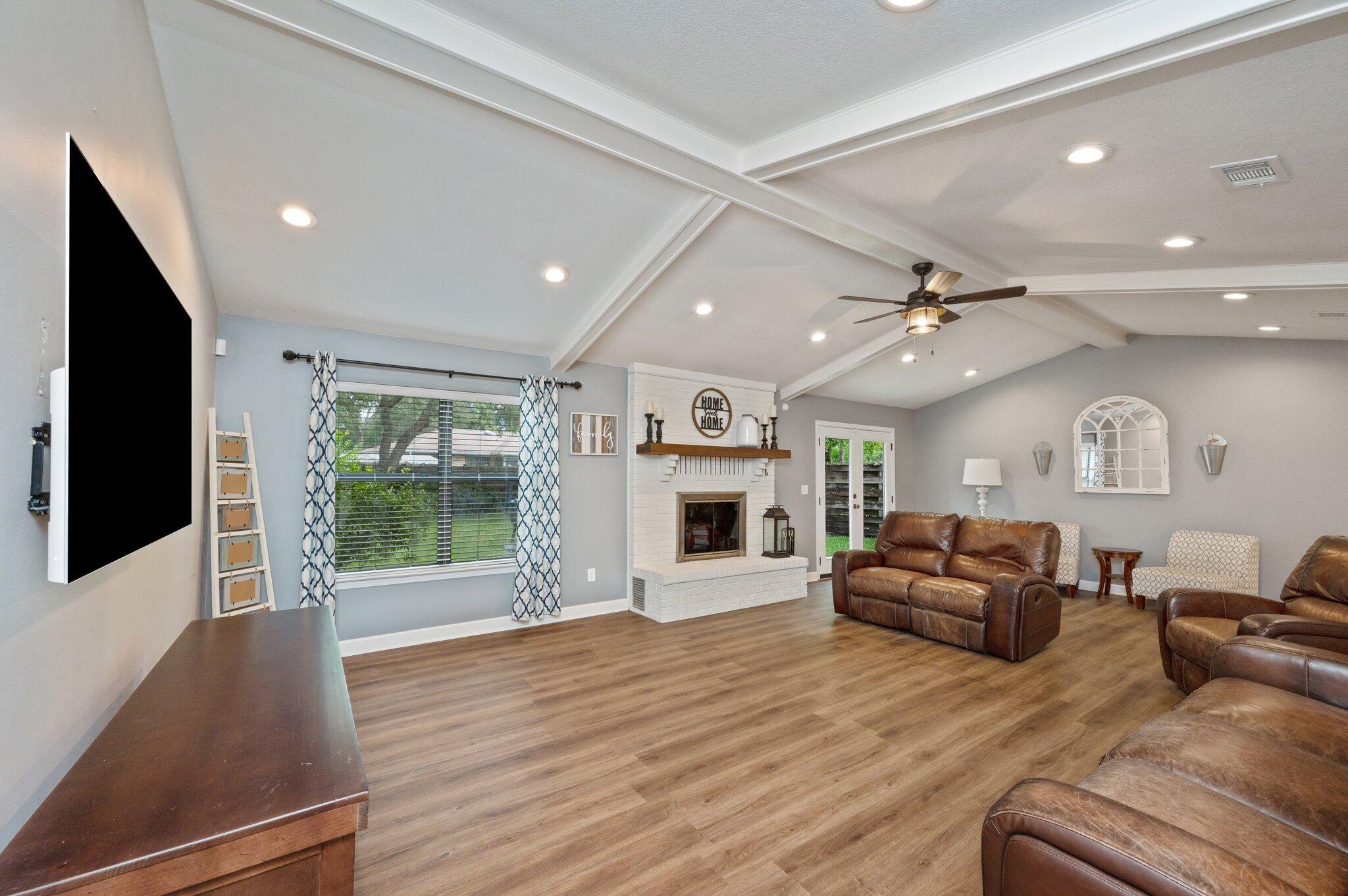 CARIBBEAN EAST - Residential Lease