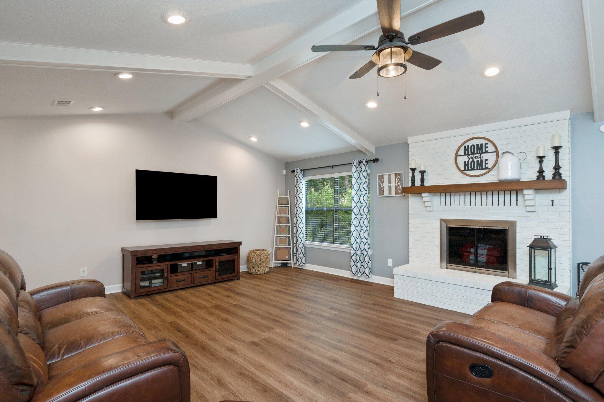 CARIBBEAN EAST - Residential Lease