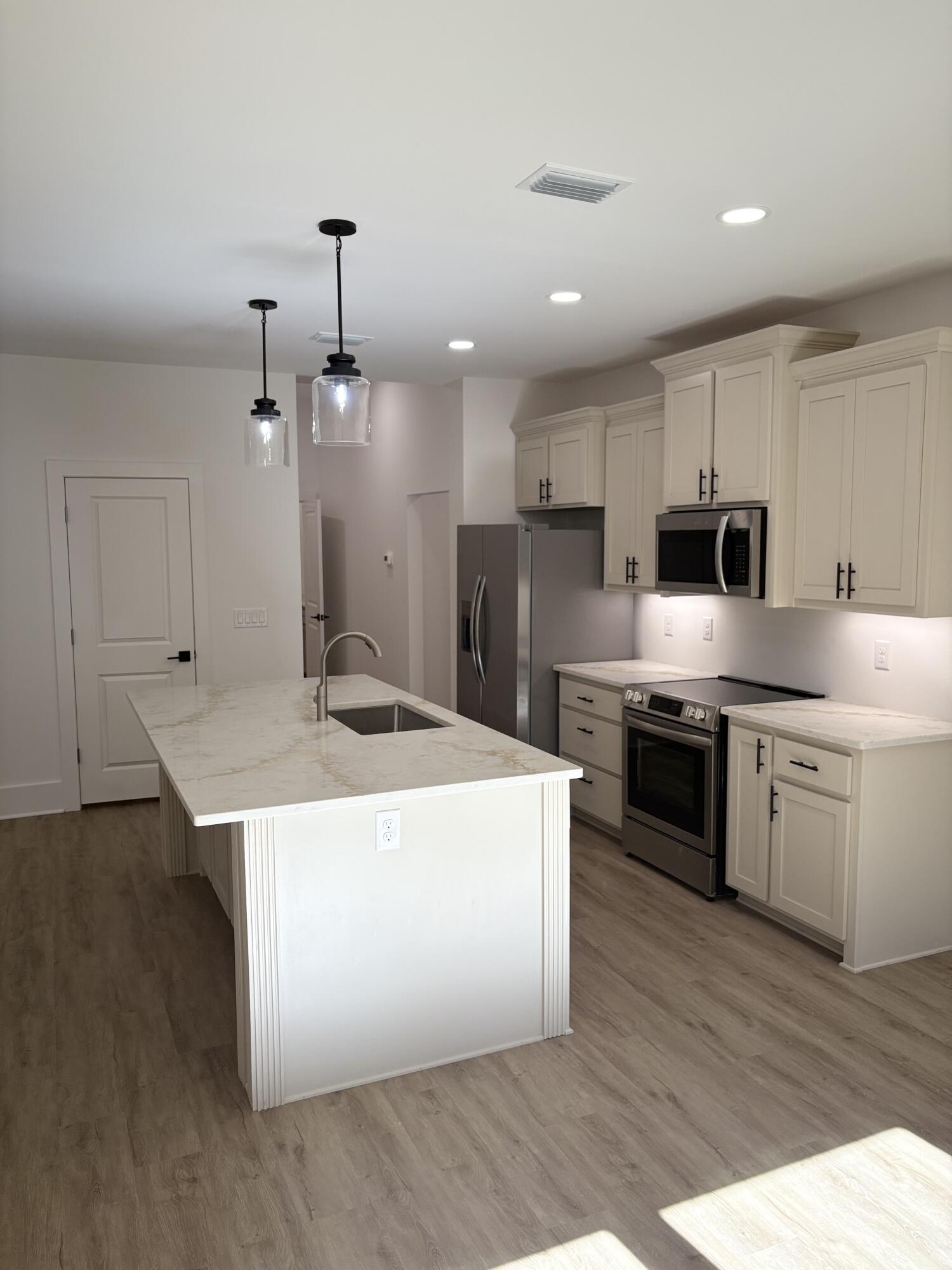 HOLLEY BY THE SEA - Residential