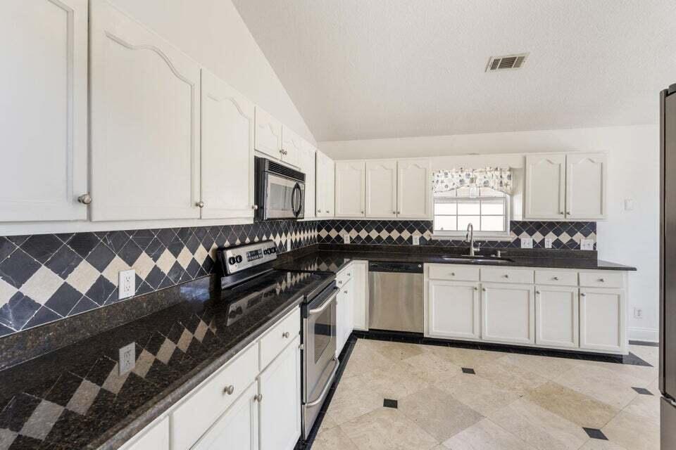 HIDDEN HARBOR ESTATES - Residential Lease