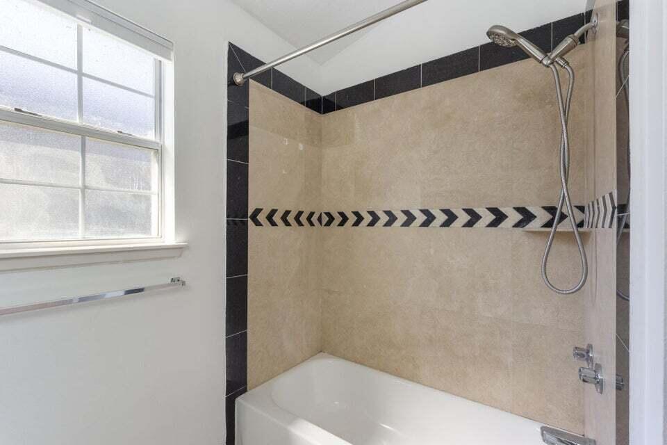 HIDDEN HARBOR ESTATES - Residential Lease