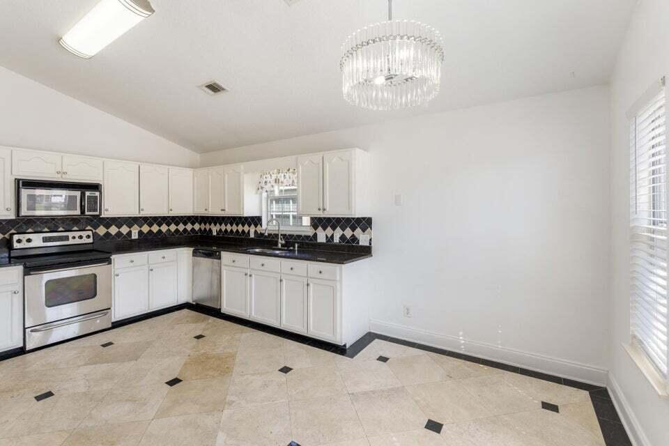 HIDDEN HARBOR ESTATES - Residential Lease