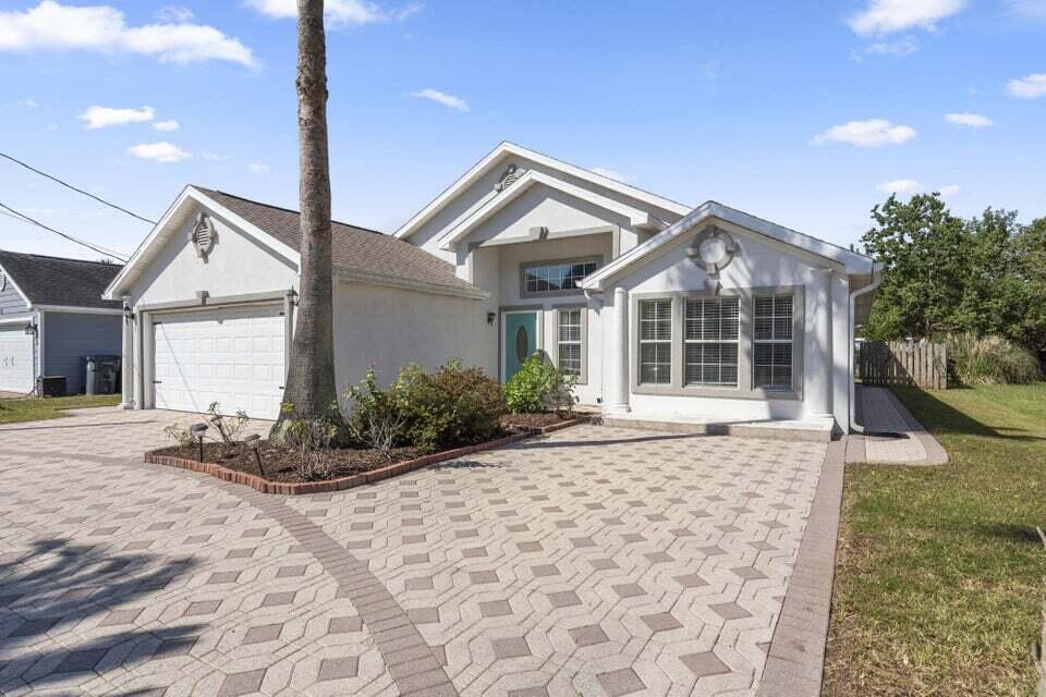 HIDDEN HARBOR ESTATES - Residential Lease